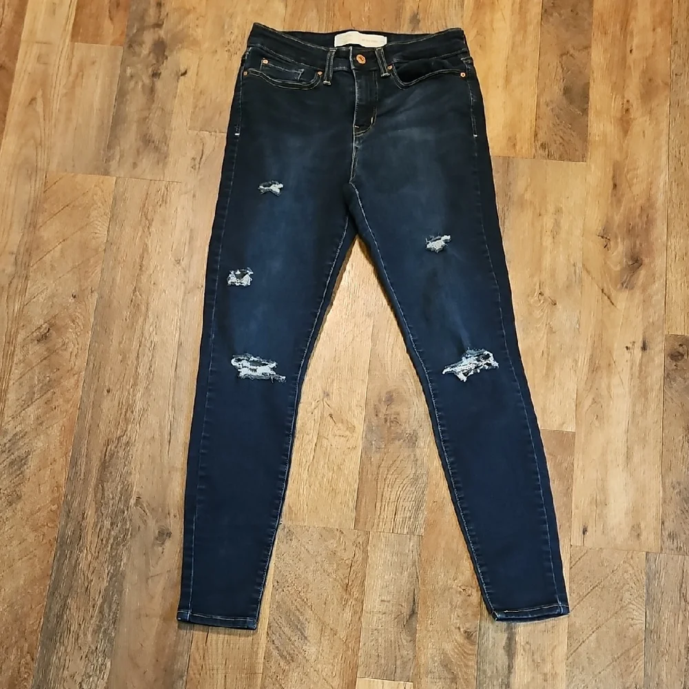 👖Signature by Levi Strauss Dark Blue Distressed Skinny Jeans